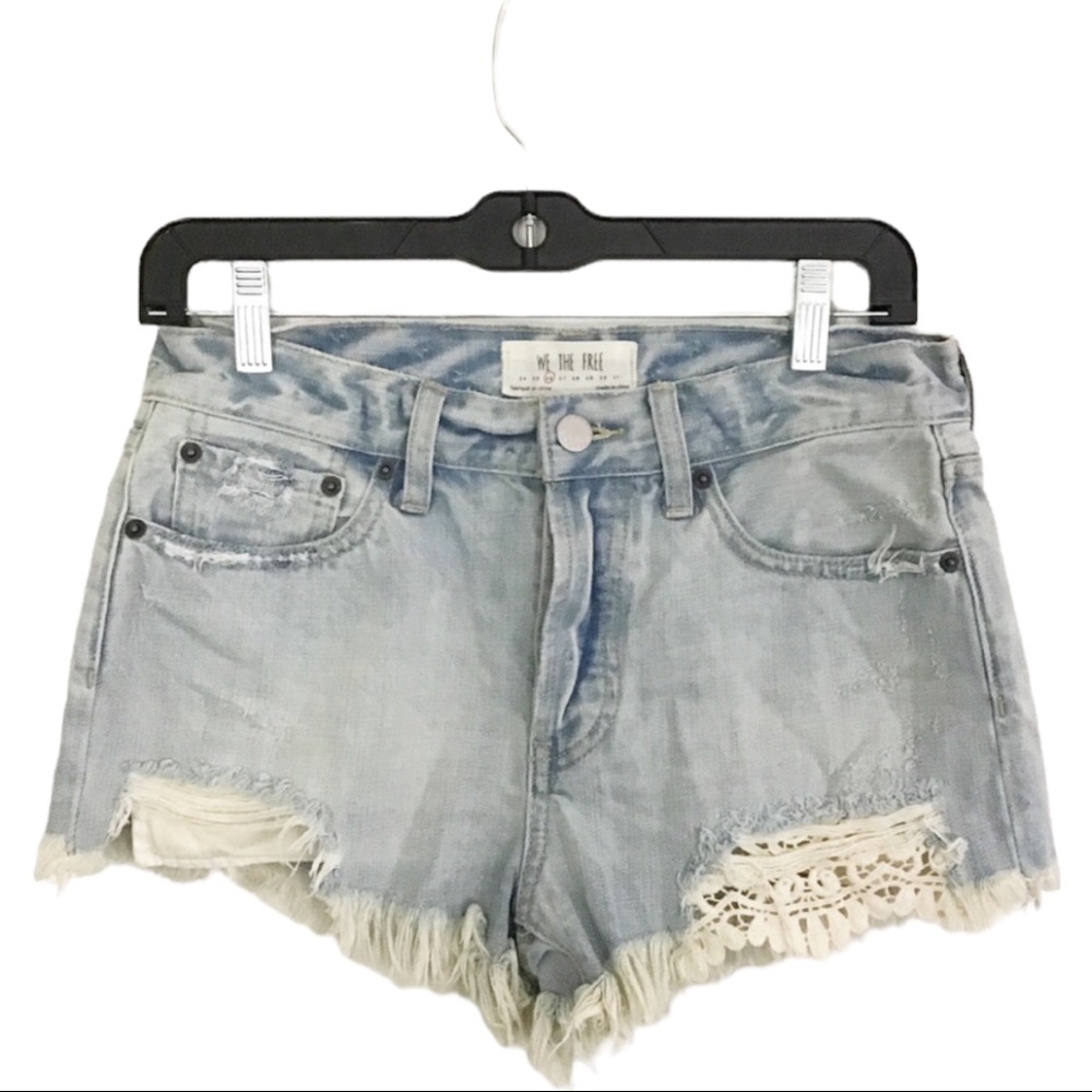 Free People Daisy Chain Lace Shorts Light Denim Distressed Button Fly Size 10